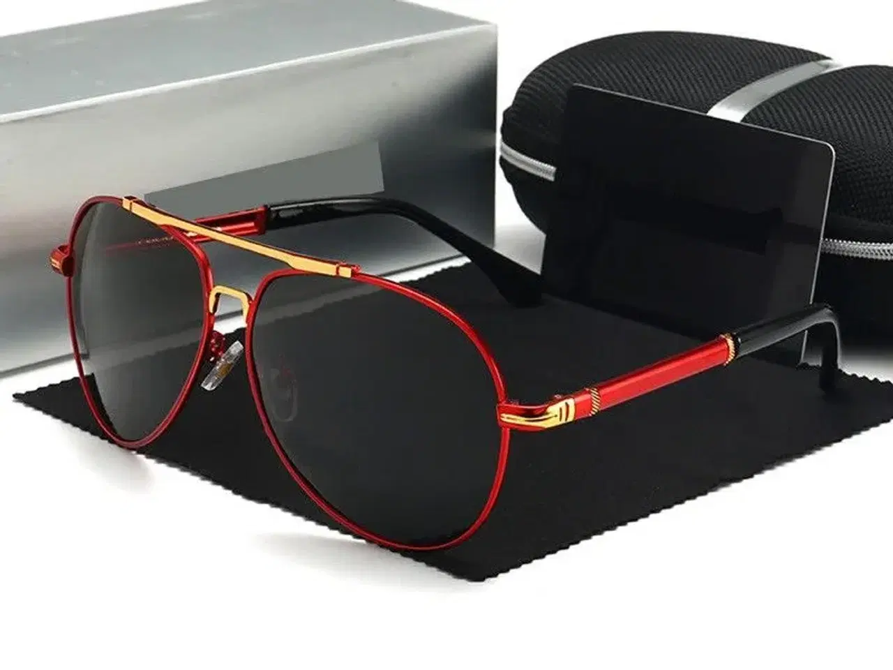 Billede 2 - Smarte solbriller 2 slags