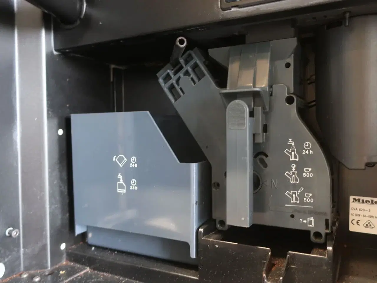 Billede 7 - Indbygnings Kaffemaskine MIELE CVA 620-2