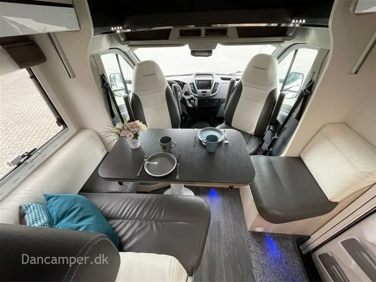 Billede 11 - 2019 - Chausson Flash 515   Anvisningsbil!  2019 model! En ejer! Under 6m. 170Hk Ford, model med fransk seng, markise og NX5-alarm. Nysynet.