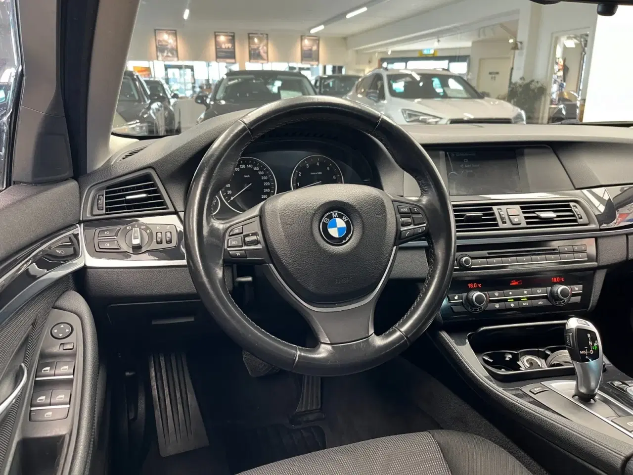 Billede 10 - BMW 523i 3,0 Touring aut.