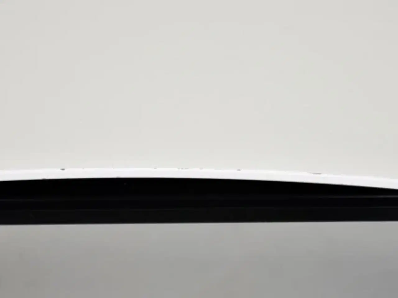 Billede 9 - Hæve-/sænkebord med hvid plade, med mavebue og penneskuffe