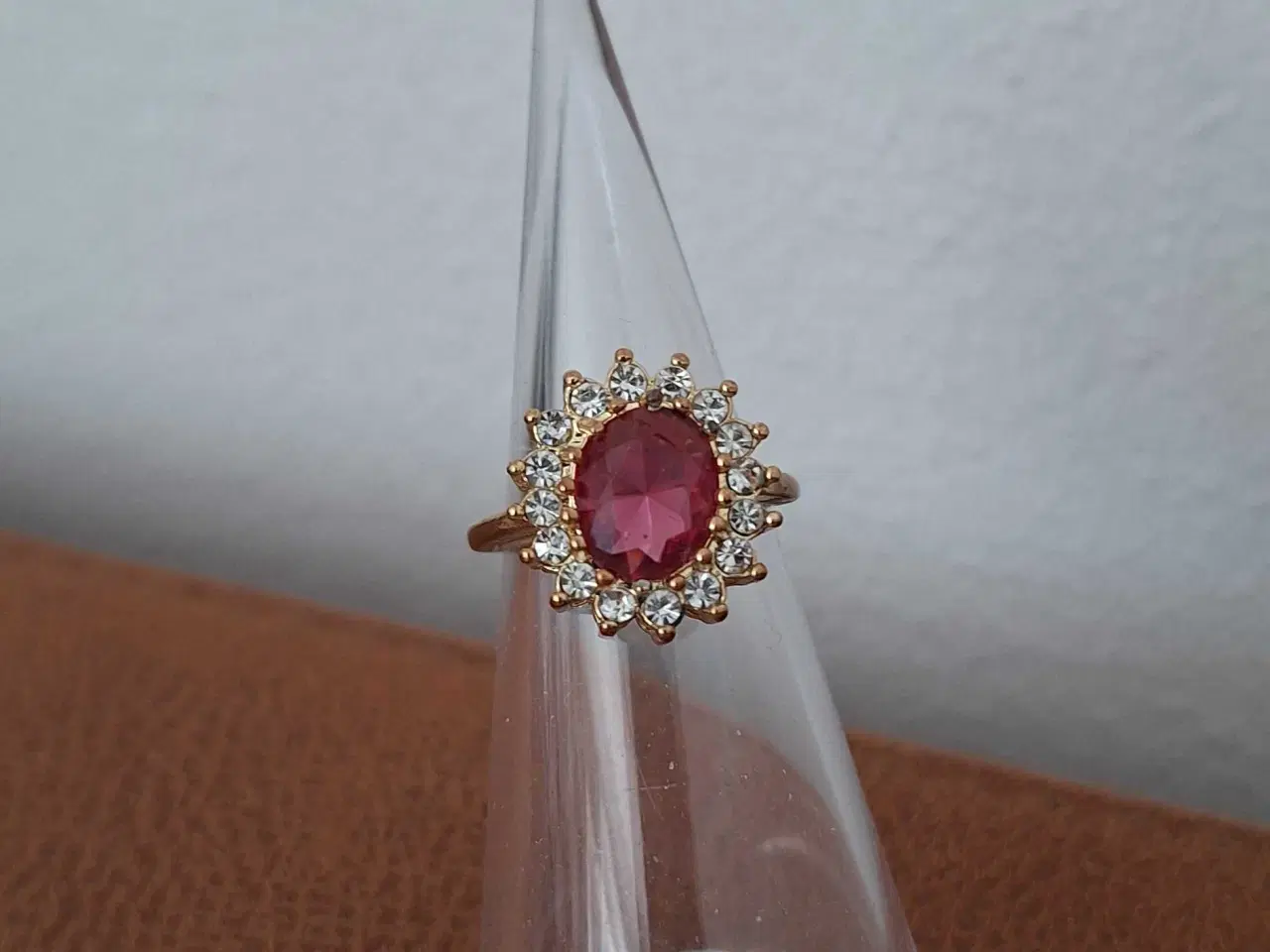 Billede 2 - Guldfarvet ring 