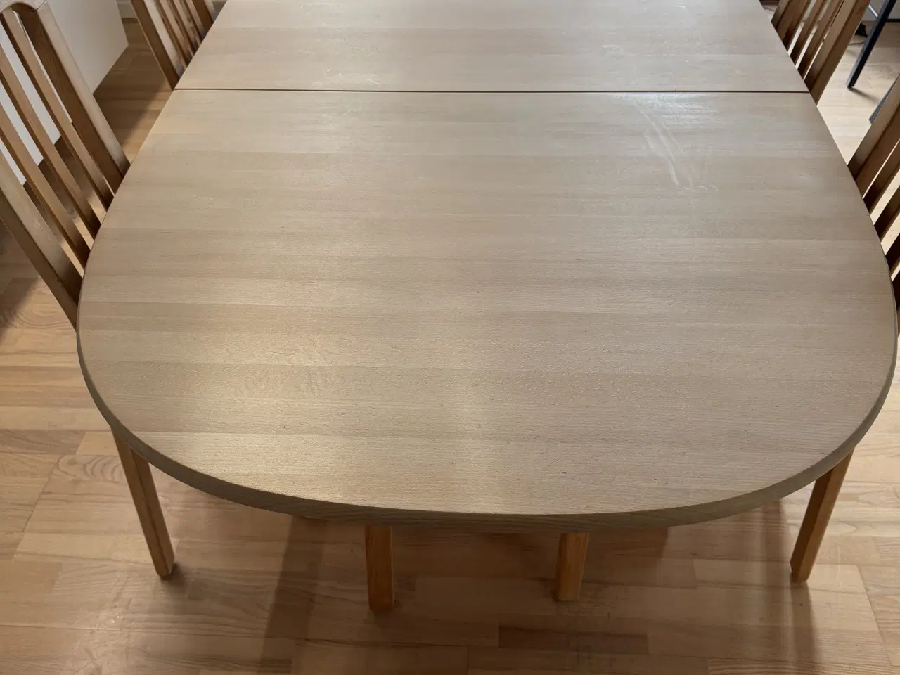 Billede 3 - Spisebord med 6 stole