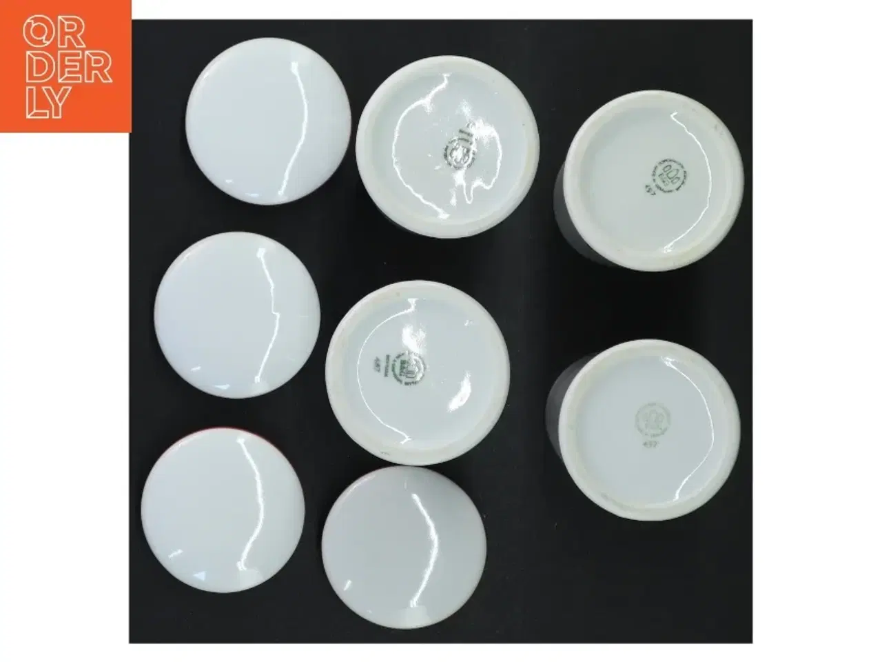 Billede 8 - Hvide porcelænkrukker til krydderier fra Bing & Grøndahl (str. 11 x Ø5 cm)