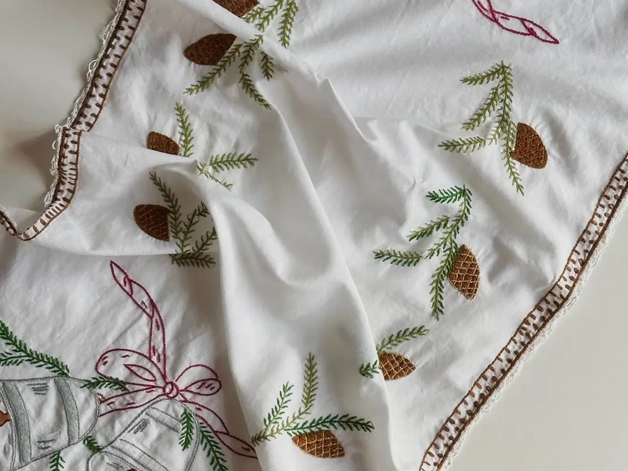 Billede 4 - Antik julebordløber m kniplinger, 40 x 90 cm