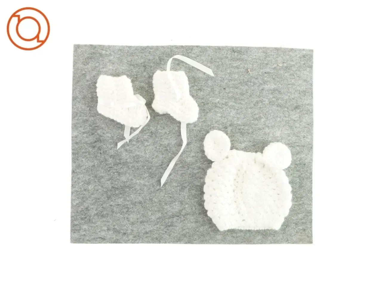 Billede 1 - Strikket hue med strikket sokker fra Appta Club