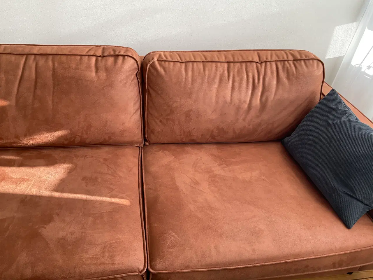 Billede 4 - Ilva sofa i Cognac farvet “ruskind”