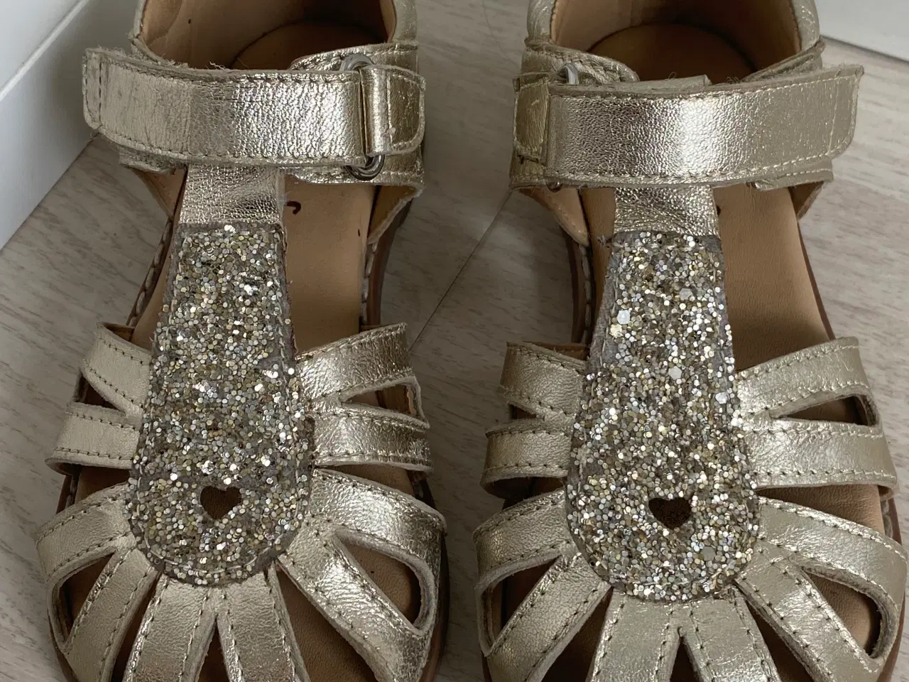 Billede 2 - Sandaler i guld 