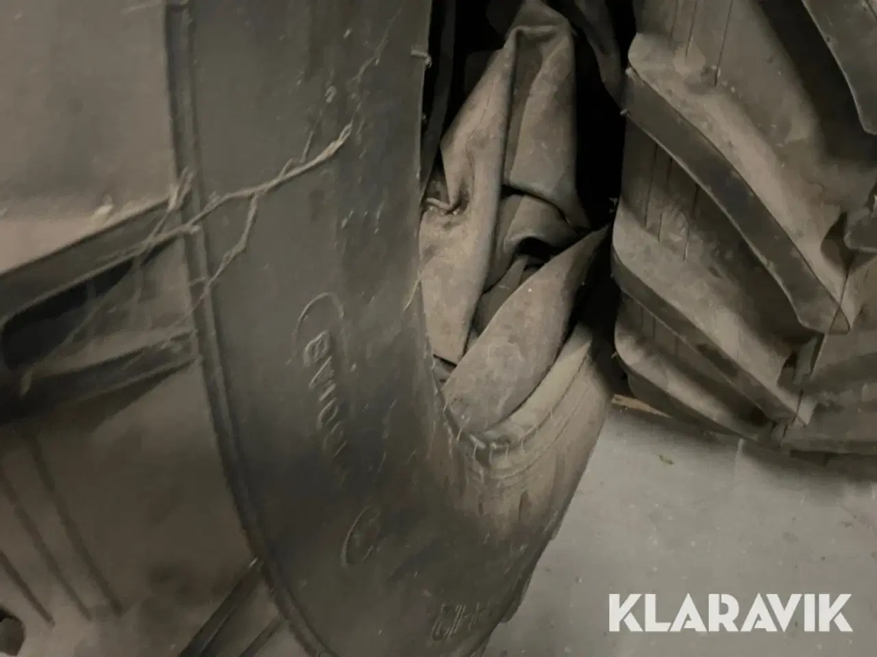 Billede 6 - Dæk med slange 620/70 R42 2 styk