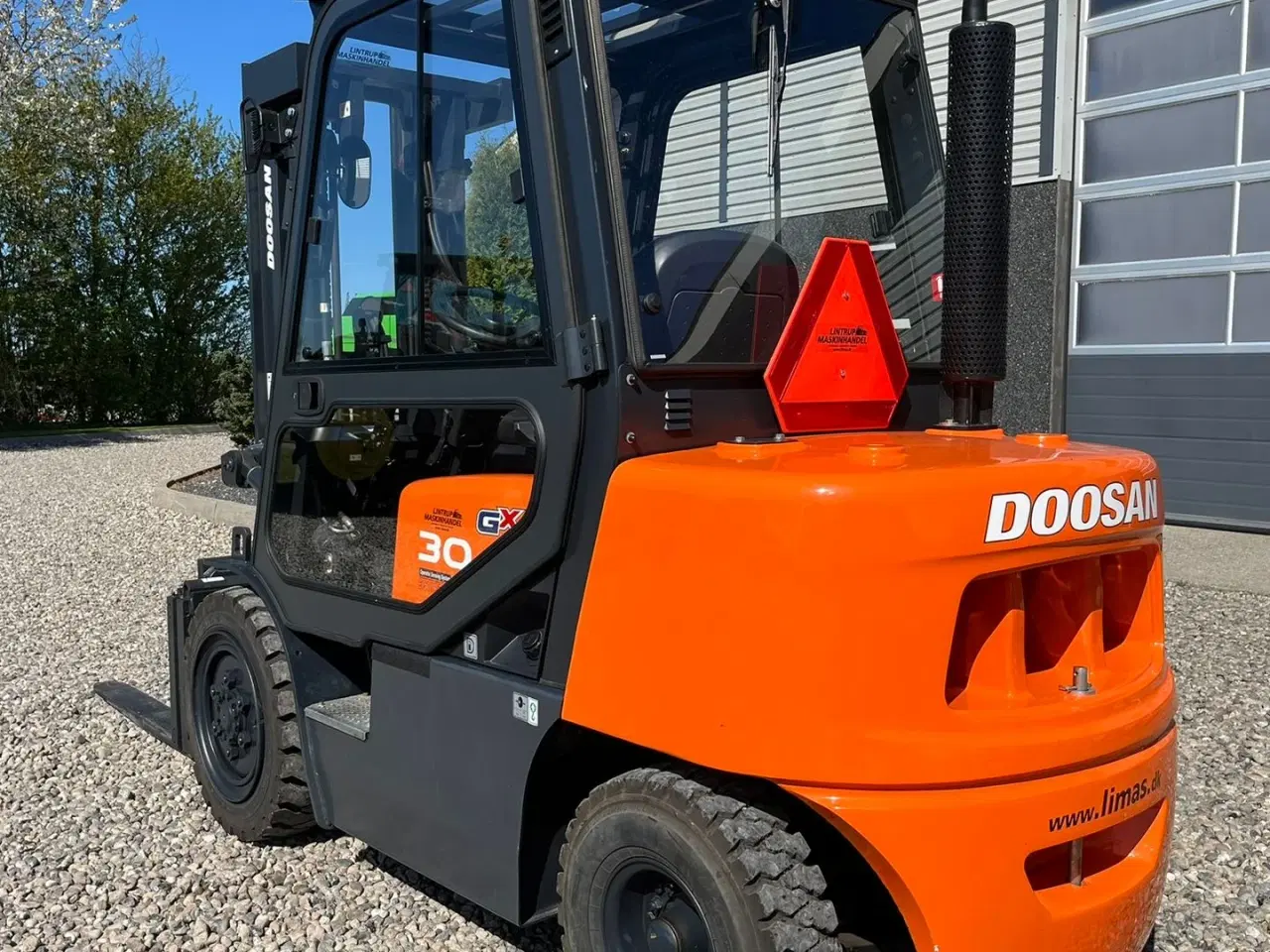 Billede 3 - Doosan D30 G med kabine og KUN 57 TIMER FRA NY, MED TIME GARENTI