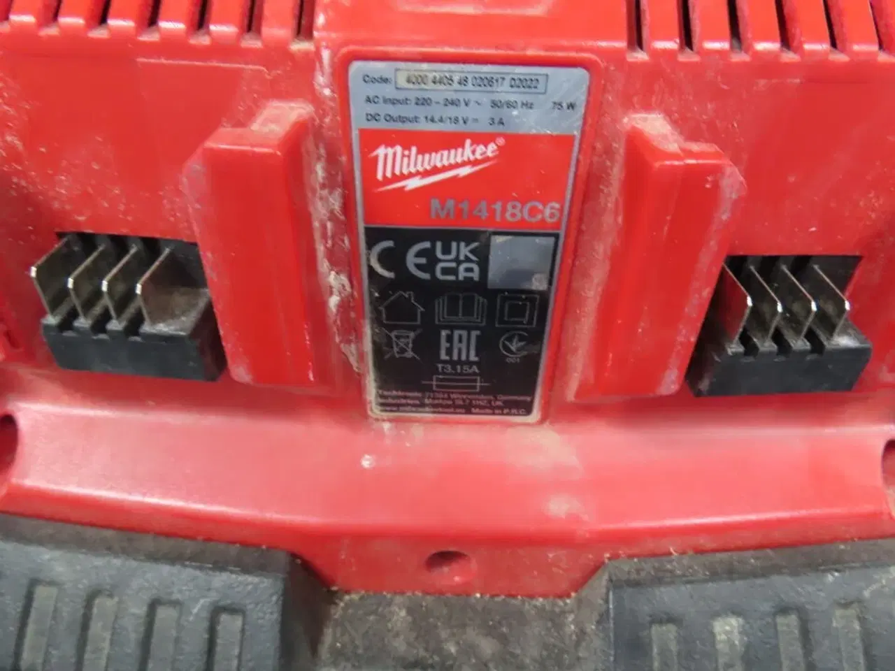 Billede 2 - Opladerstation MILWAUKEE M1418C6