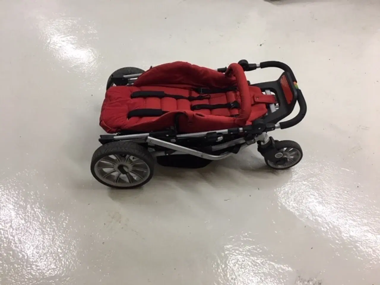 Billede 3 - Teutonia klapvogn rød