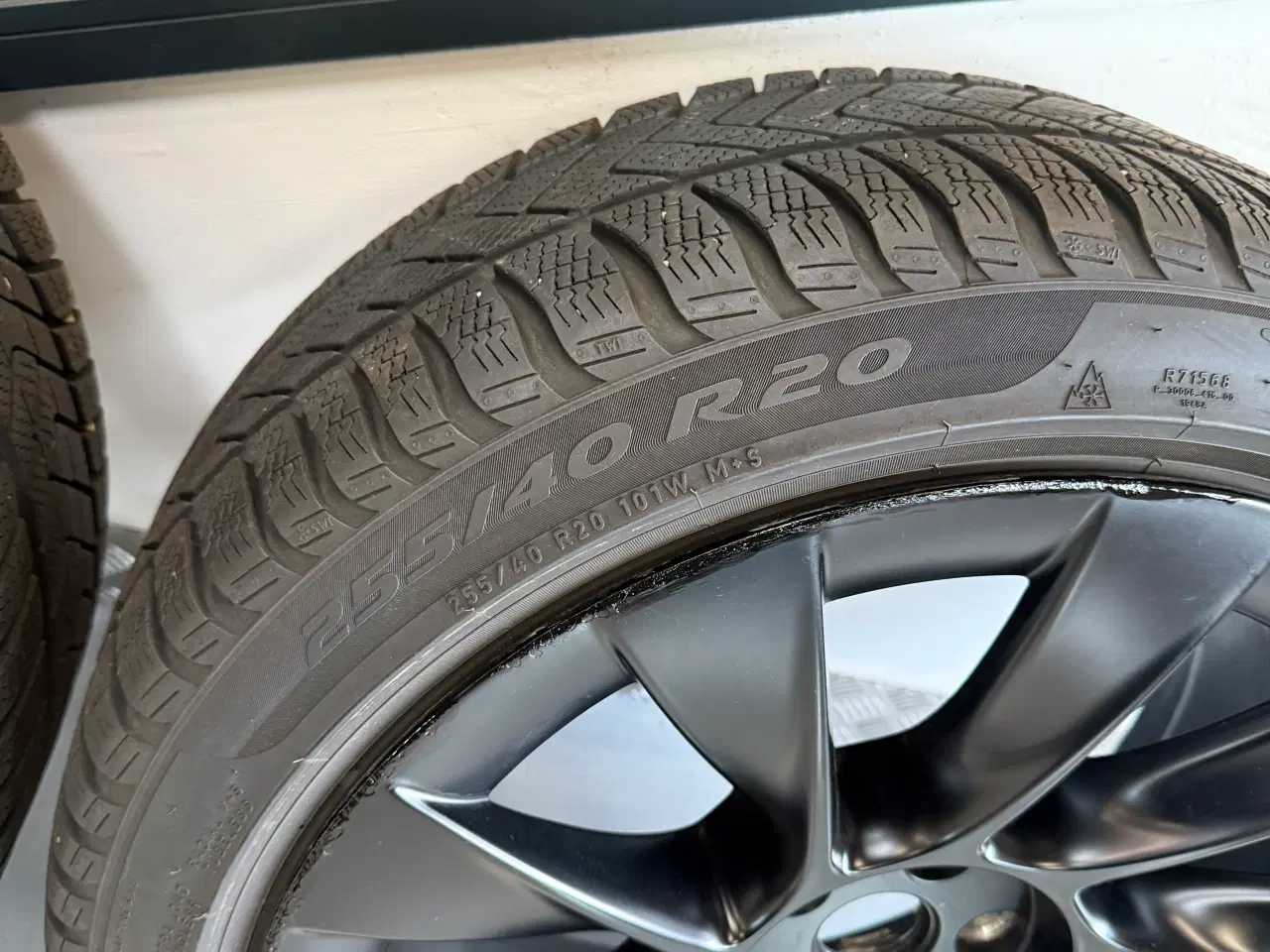 Billede 6 - 20” induction alufælge med Pirelli vinterdæk