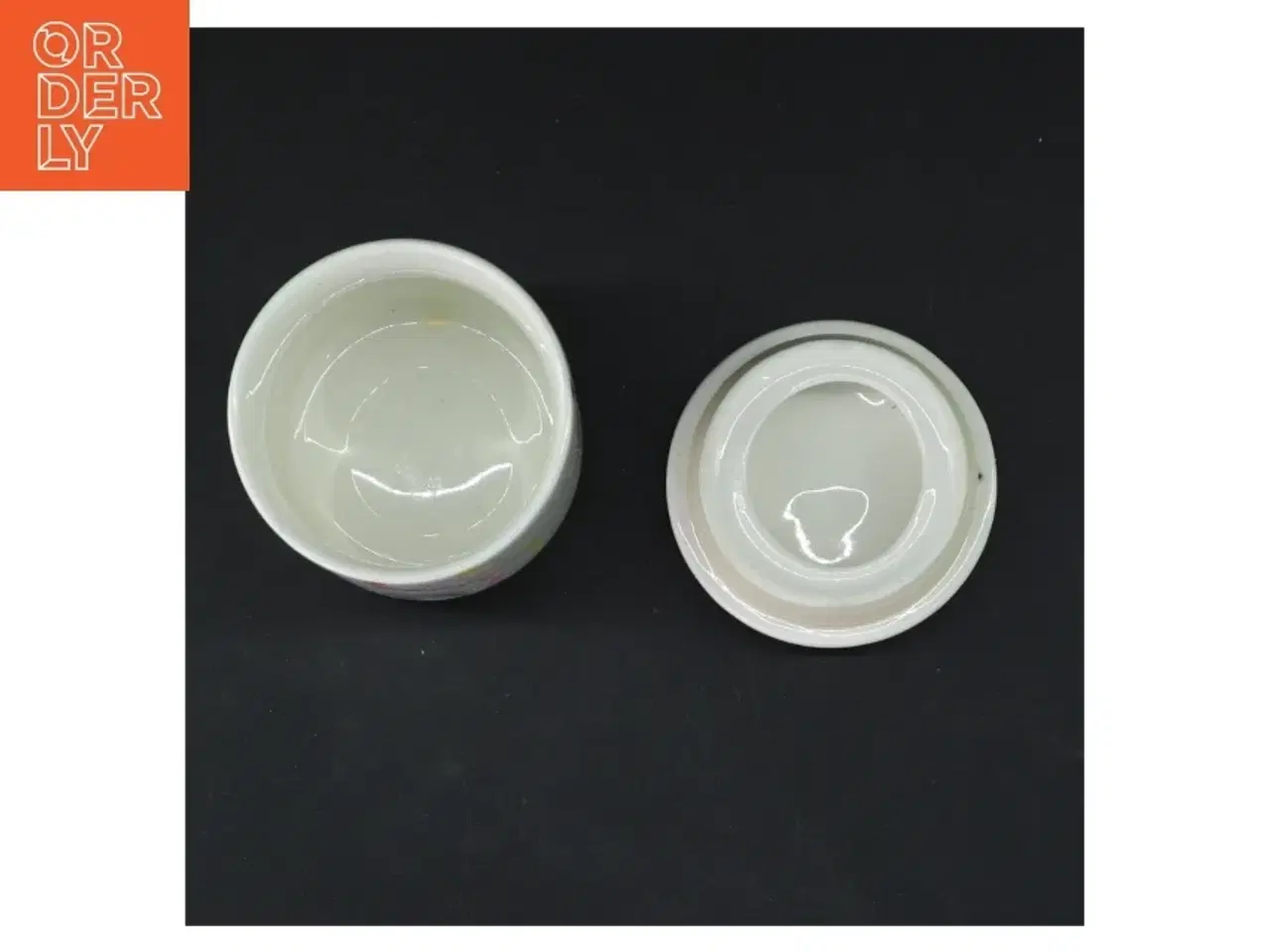 Billede 4 - Porcelæn krukke med låg (str. Ø. 7 cm. længde. 9 cm)