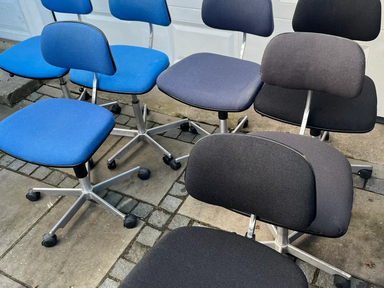 Billede 2 - Kevi kontorstol, med uld stof ,gas op/ned , 5 ben 