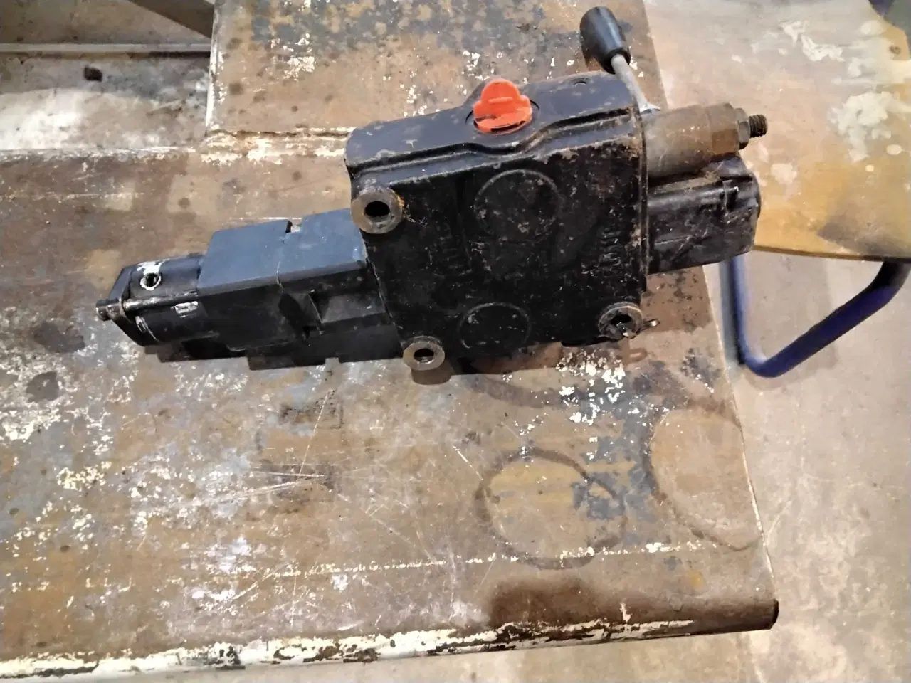 Billede 2 - Hydraulic  ventil  dobbelt virker 