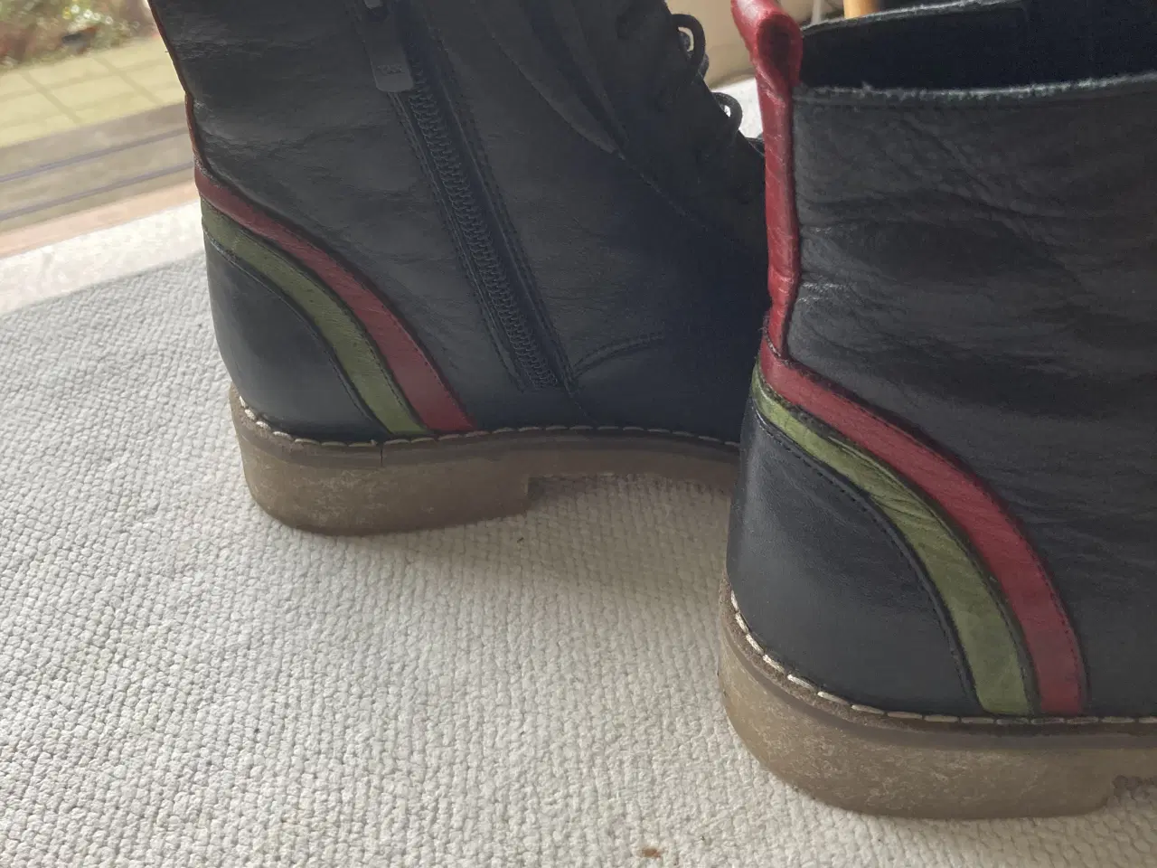 Billede 3 - Sorte kalveskindsstøvler str. 38. 300kr