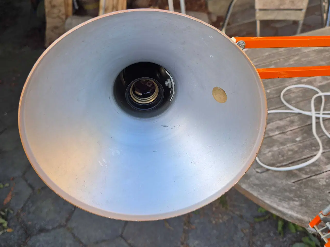 Billede 6 - Dejlig orange arkitektlampe i solidt dansk design 