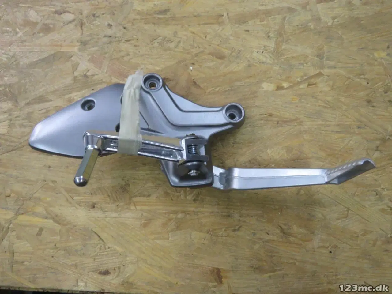 Billede 3 - Komplet fodhvilerkonsol Suzuki SV650 2007-->