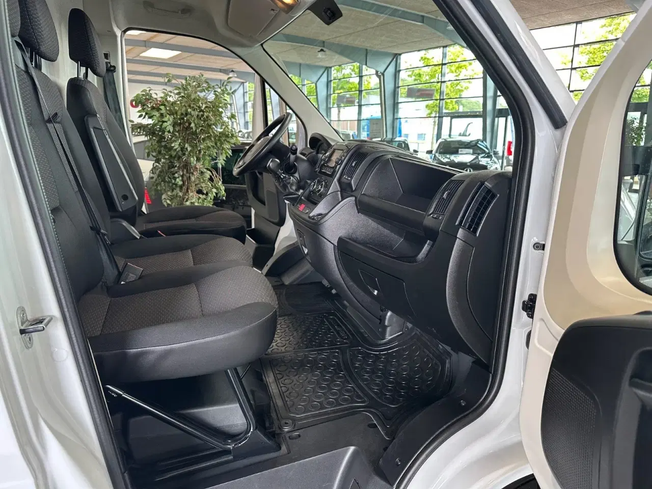 Billede 4 - Citroën Jumper 33 2,2 BlueHDi 140 L2H2 FlexLine