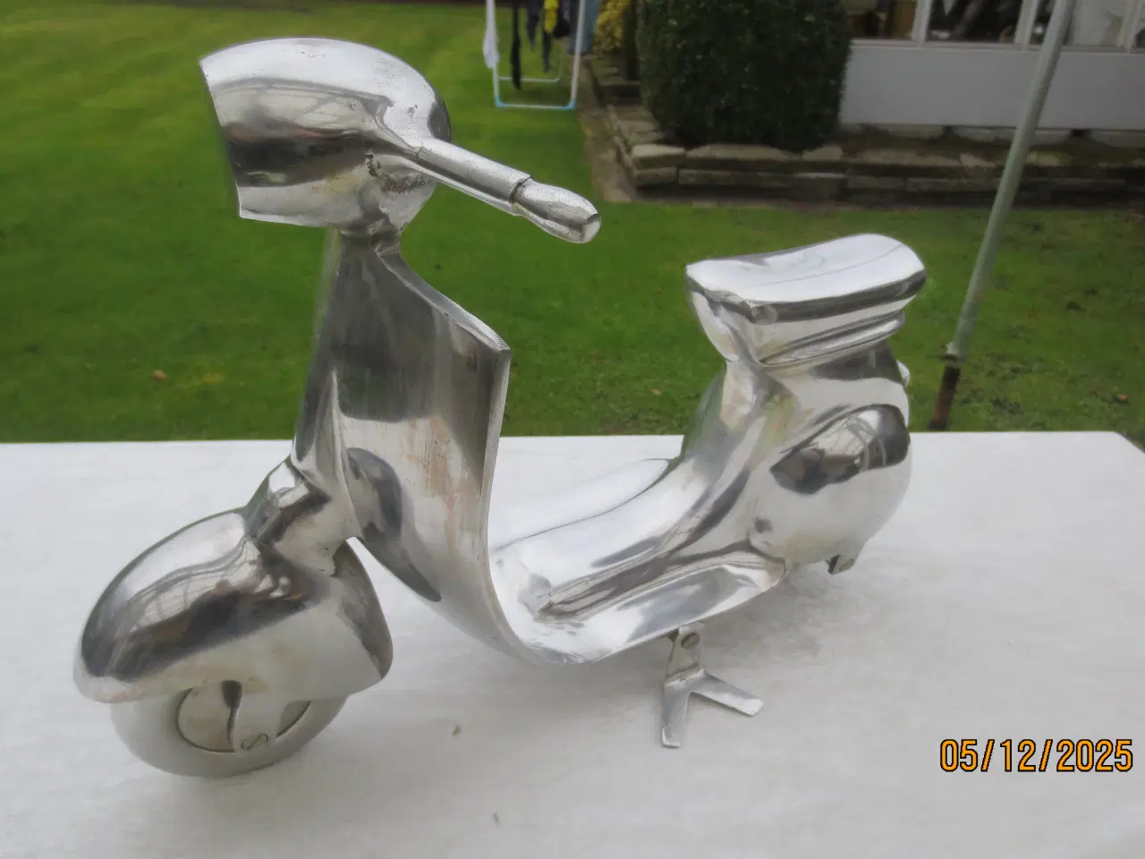 Billede 1 - 1 stk Model Vespa Scooter i Rustfri stål