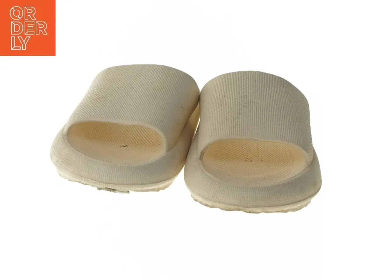 Billede 3 - Cremefarvede hjemmesko (str. 40-41 cm)