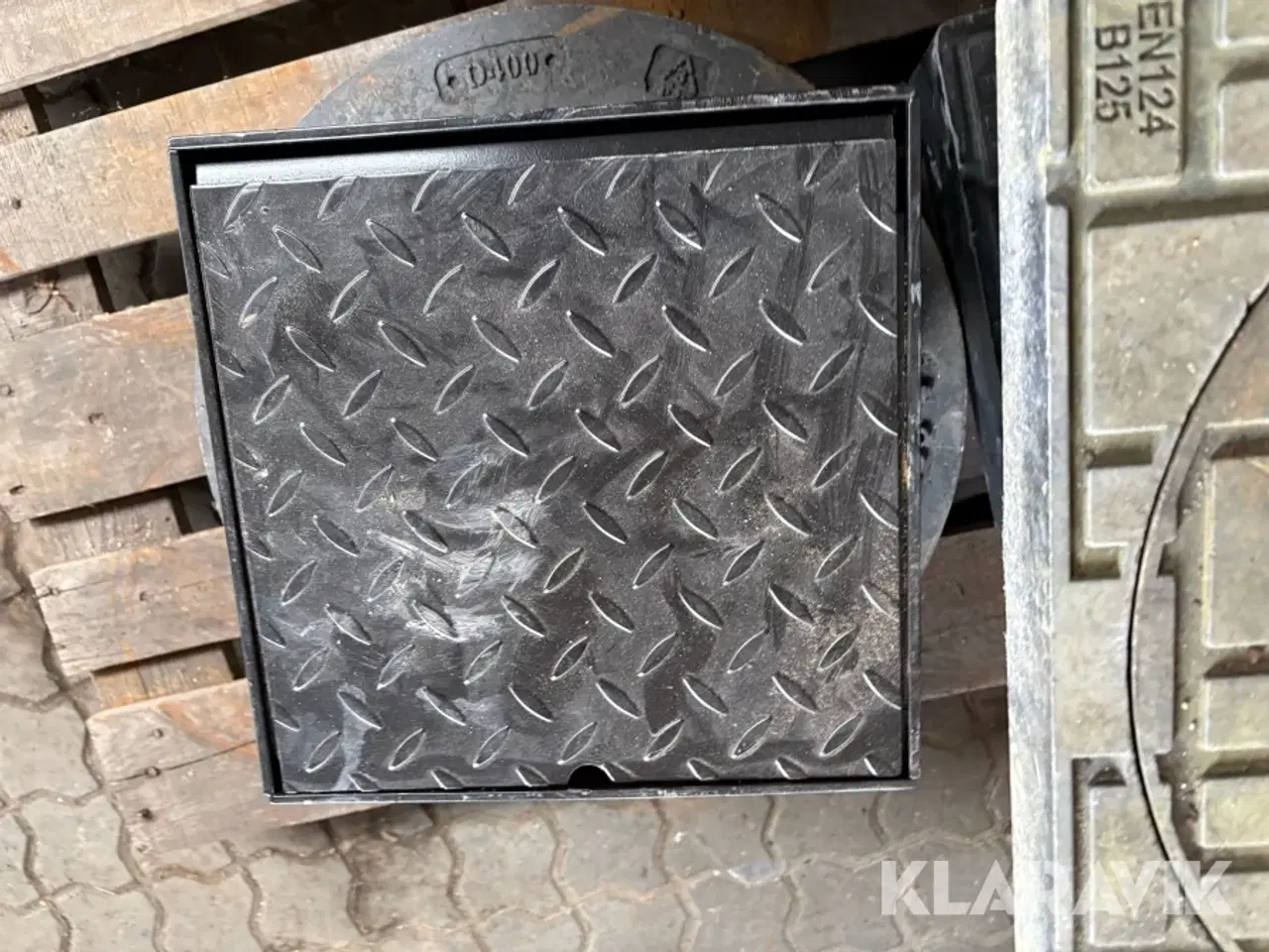 Billede 11 - Brønddæksler og rammer – støbejern & plast (Jesmig / NID m.fl.)