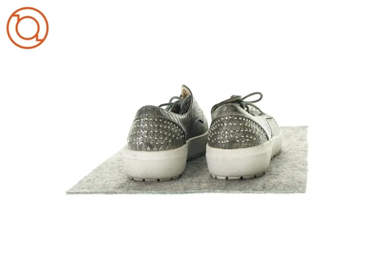 Billede 4 - Sneakers med nitter fra R and BE (Str. 37)