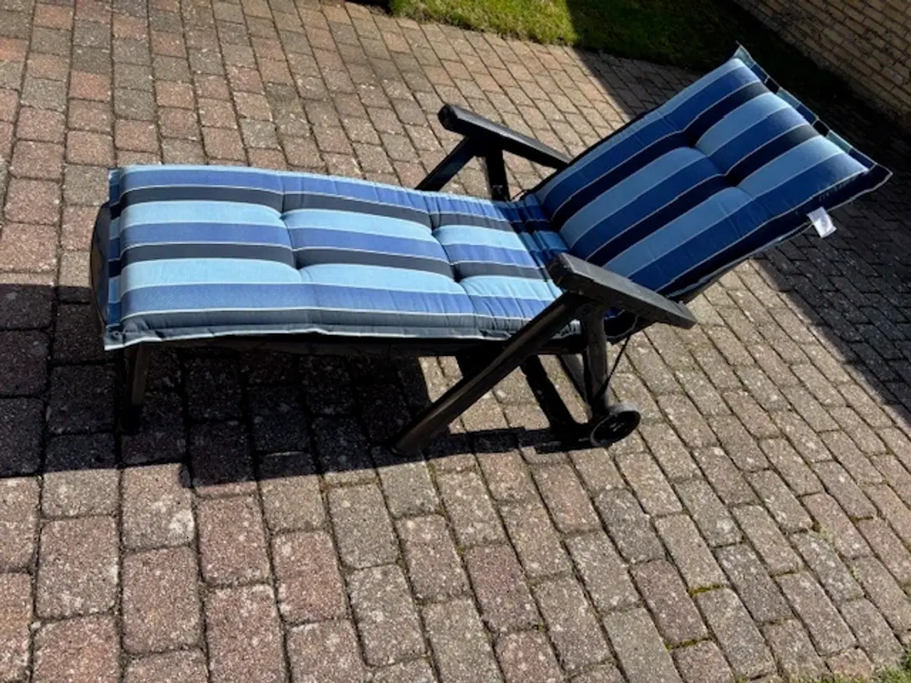 Billede 2 - Solseng i blå plast med hynde