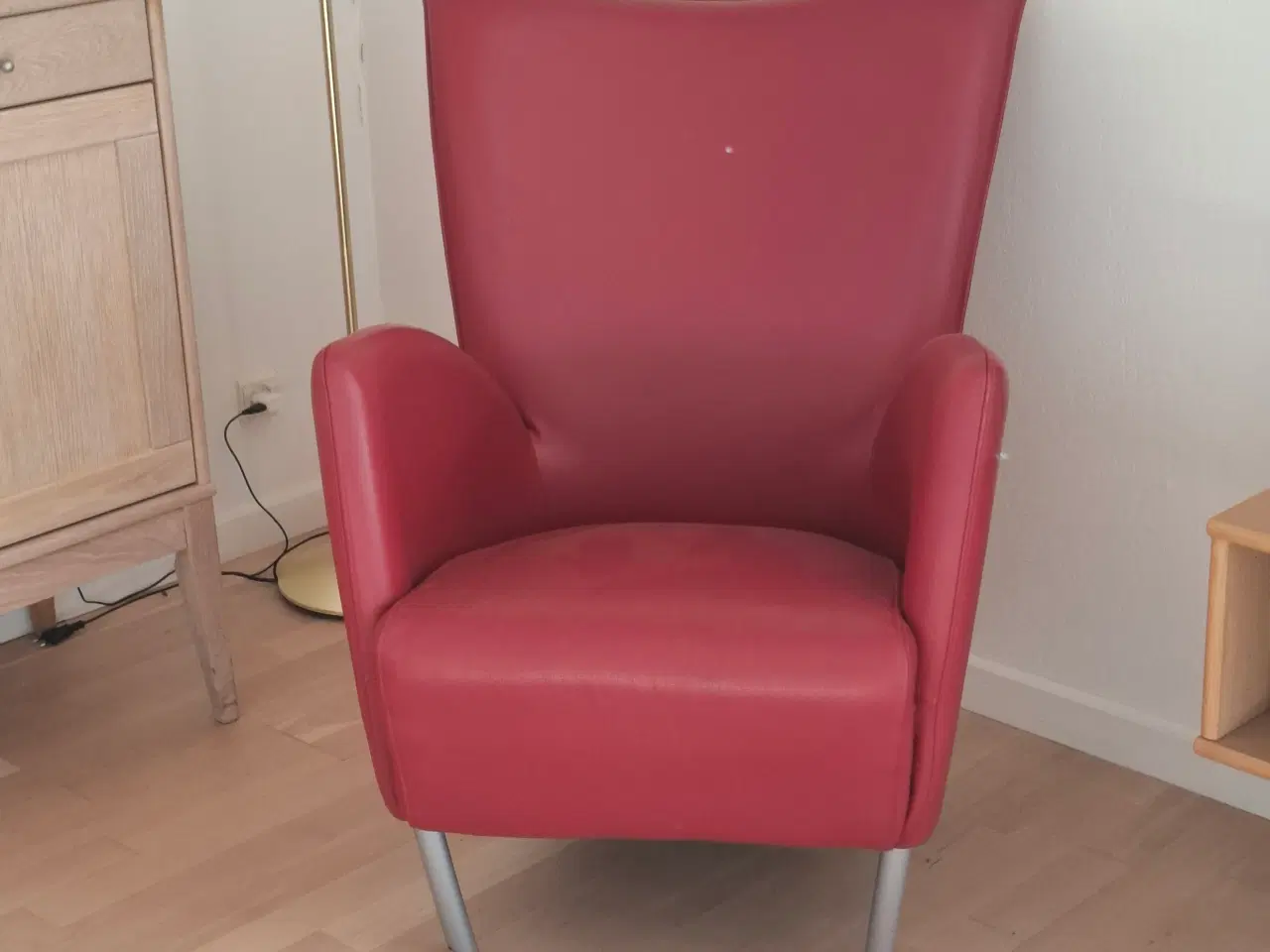 Billede 3 - Flot rød lænestol i læder