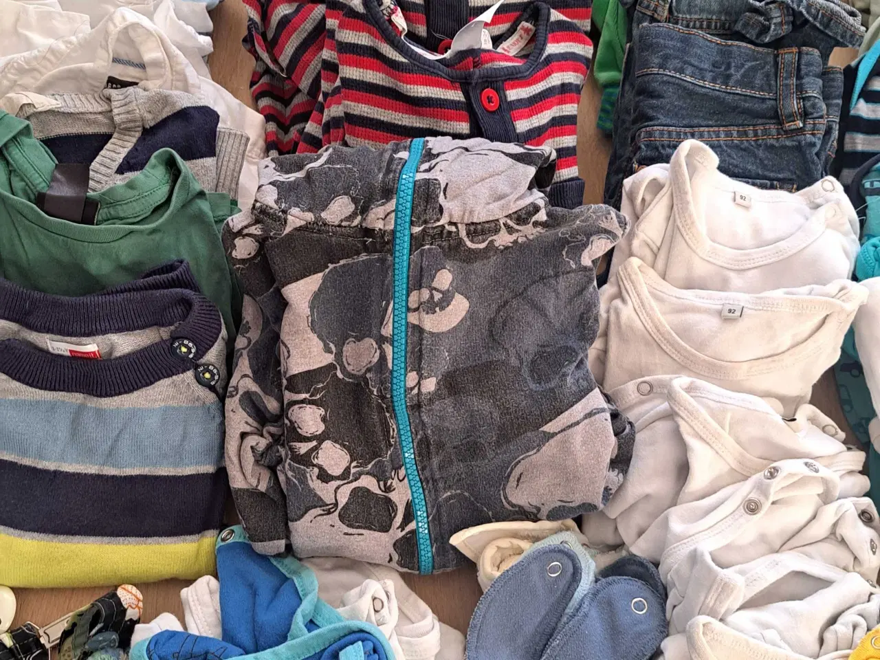 Billede 3 - Dejlig stor tøjpakke 86/92