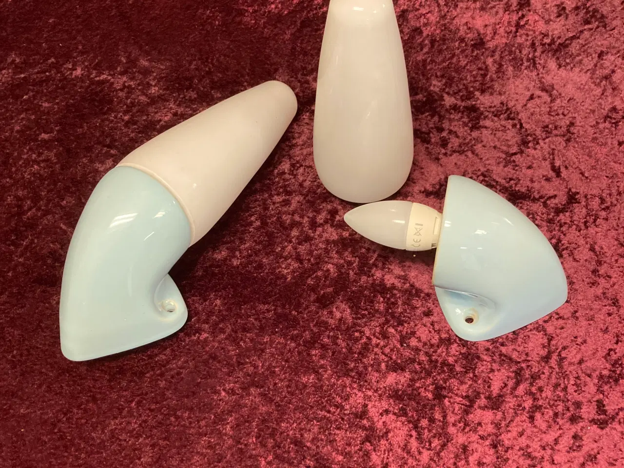 Billede 2 - Lyseblå IFØ Badeværelseslamper