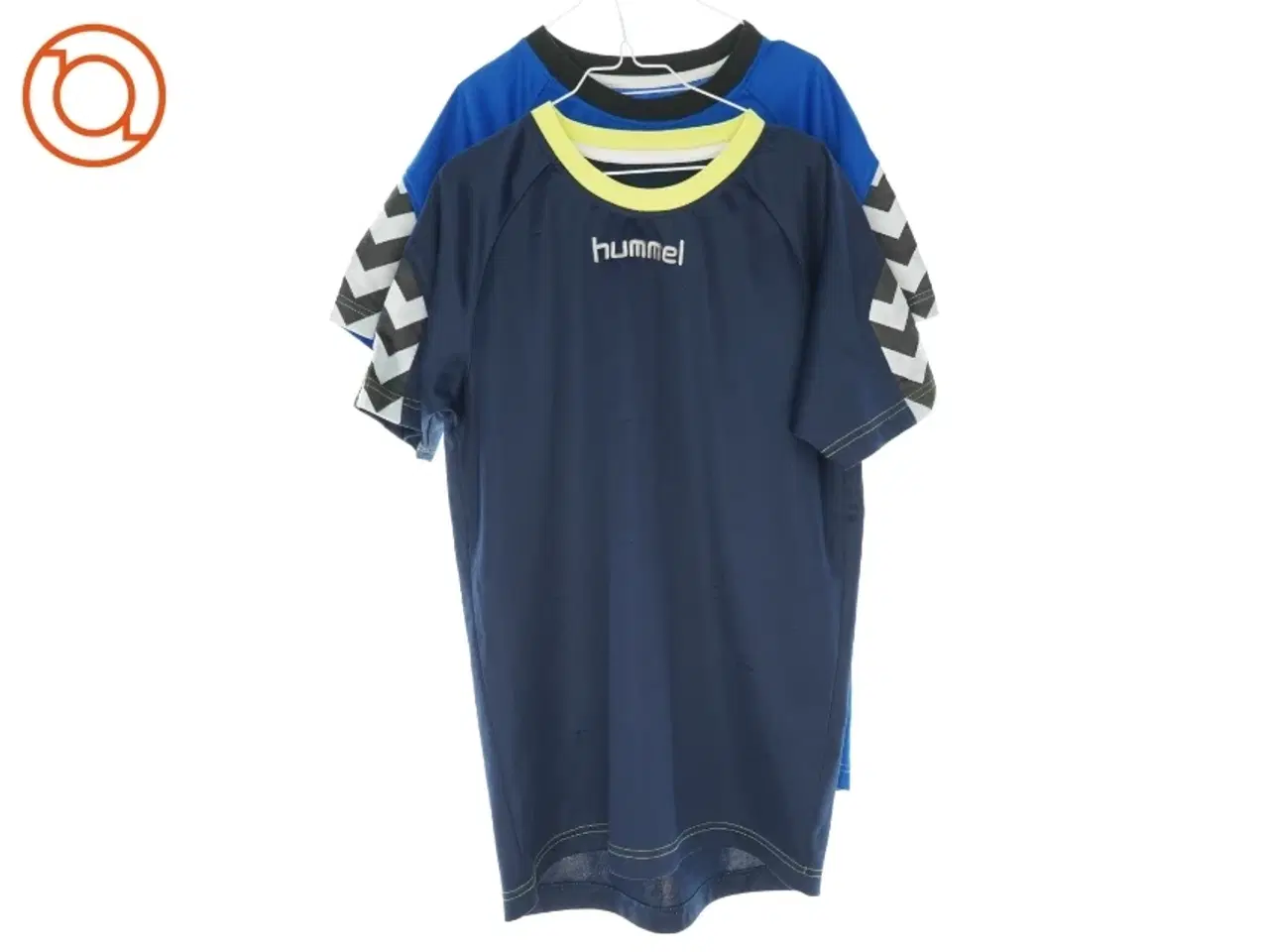 Billede 1 - T-Shirt (2 stk.) fra Hummel (str. 146 cm)