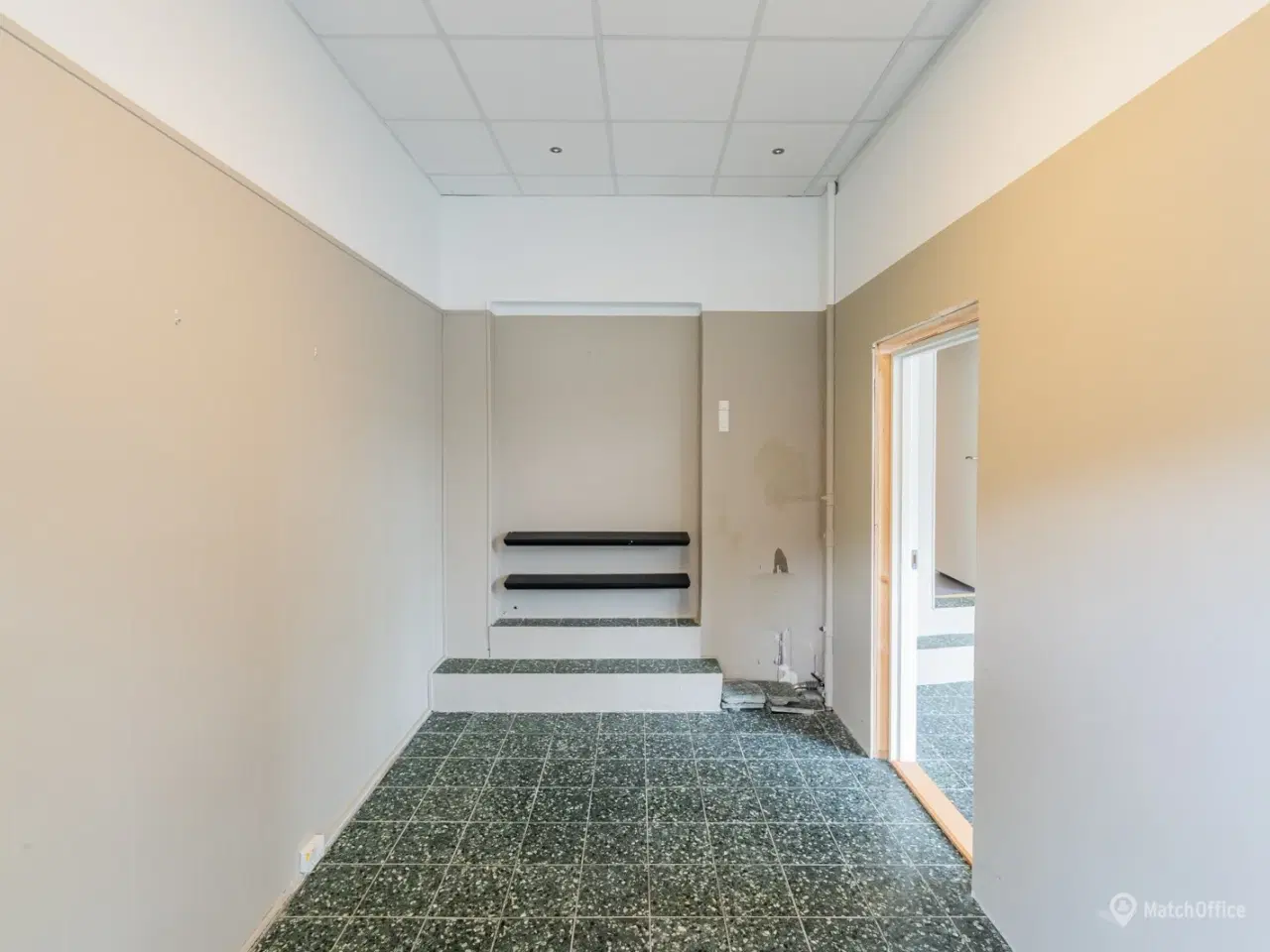 Billede 8 - SÆLGES: Erhvervsandel med højt til loftet i hjertet af Vanløse