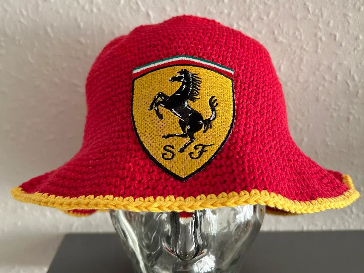 Billede 18 - Hæklede fodbold bøllehatte