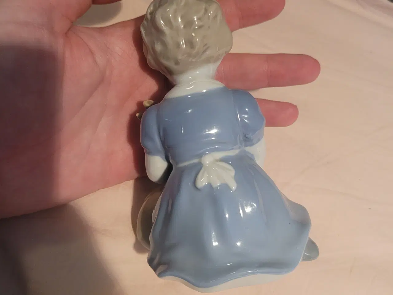 Billede 5 - Porcelæn figur 2 stk