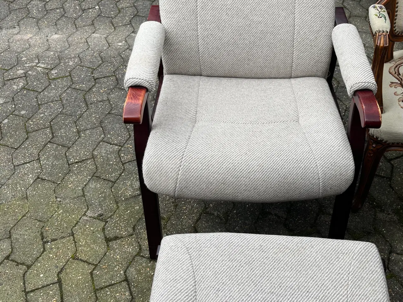 Billede 1 - Senior stol med vippe fodskammel