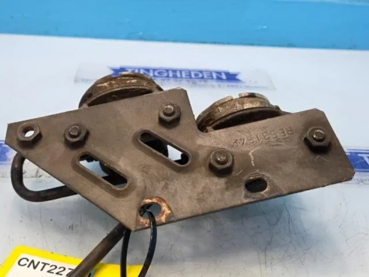 Billede 4 - John Deere 6068   Brændstoffilterhus  RE508847