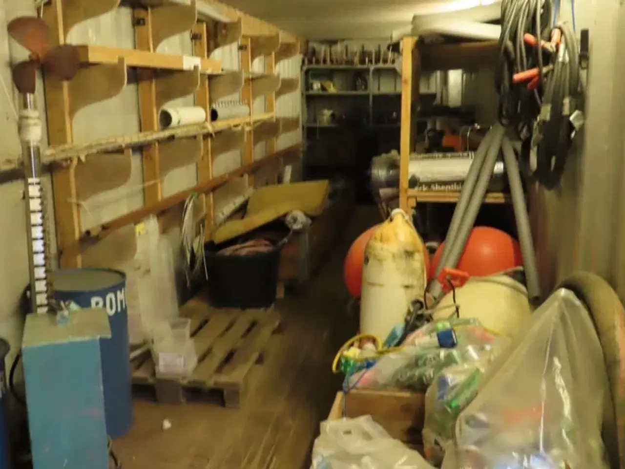 Billede 1 - Indhold i container