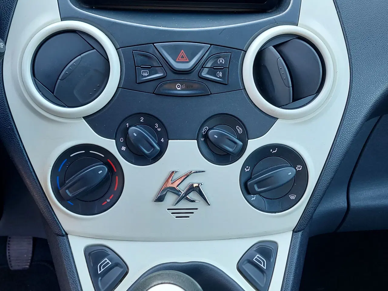 Billede 12 - NYSYNET FORD KA 1,2 MED LAVT KM. TAL