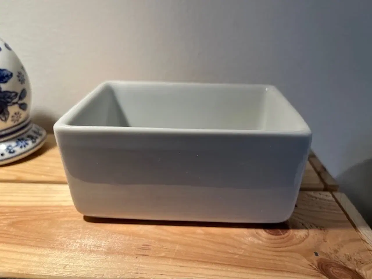 Billede 4 - Solid, rektangulær skål i hvidt porcelæn