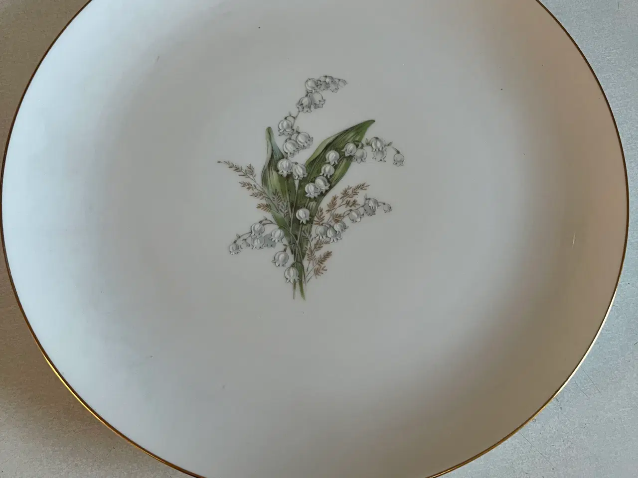 Billede 1 - Rundt fad med liljekonval fra Bavaria 