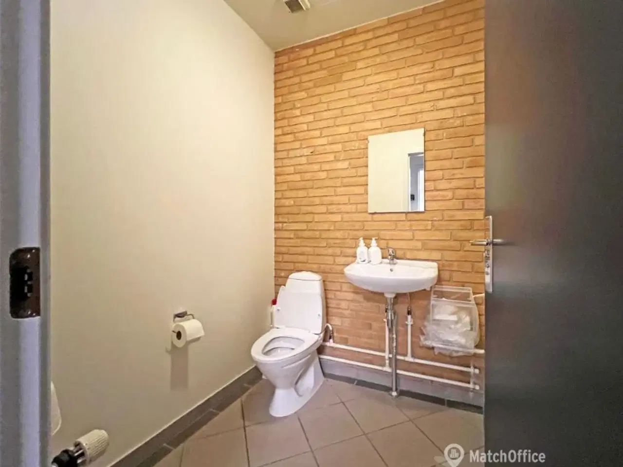 Billede 8 - Lyst og fleksibelt kontor- / kliniklejemål - i alt ca. 157 kvm