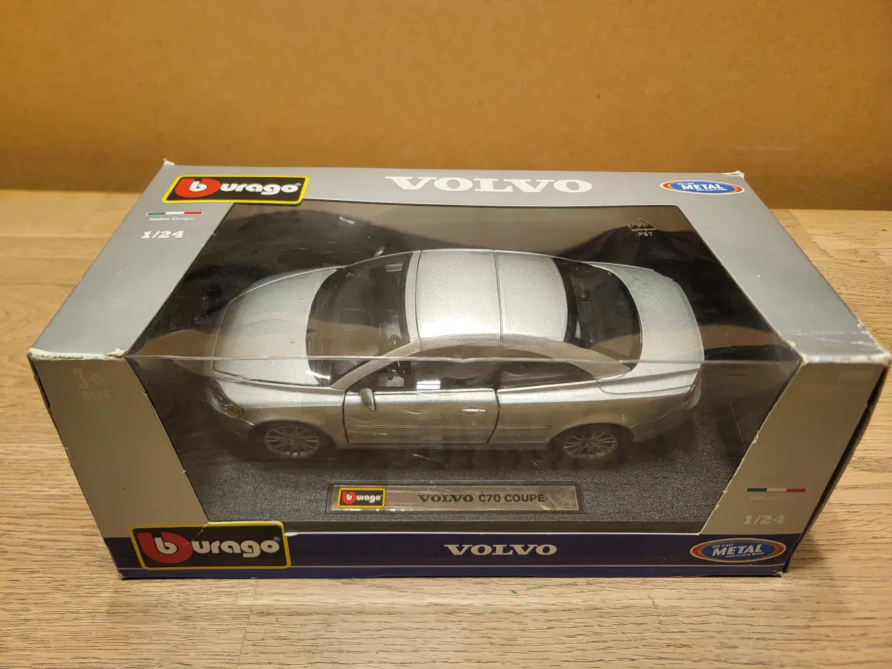 Billede 2 - Modelbil Volvo C70 Coupe 1:24 - 200 kr.
