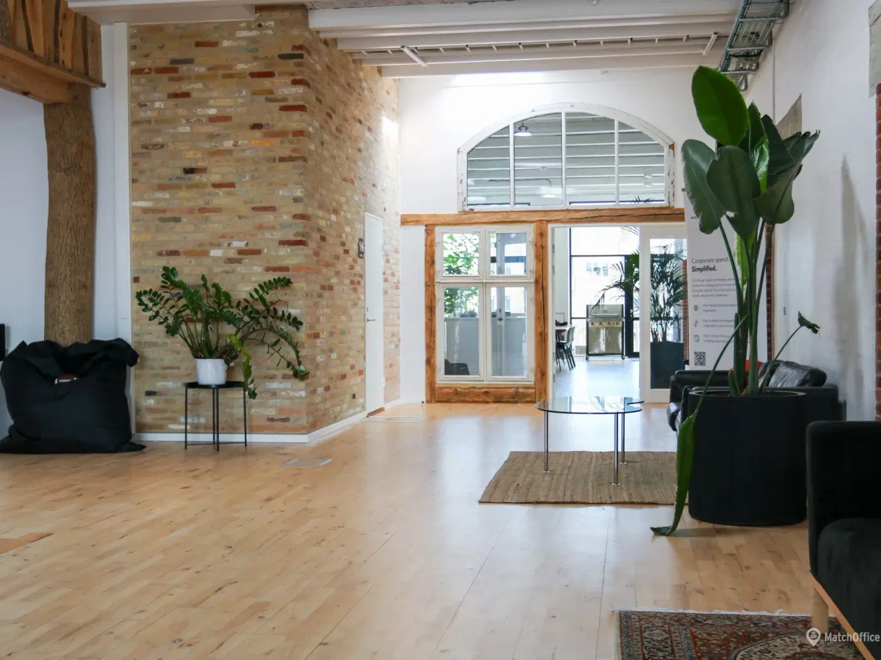 Billede 5 - Højloftet kontor med showroom, lounge eller let lager