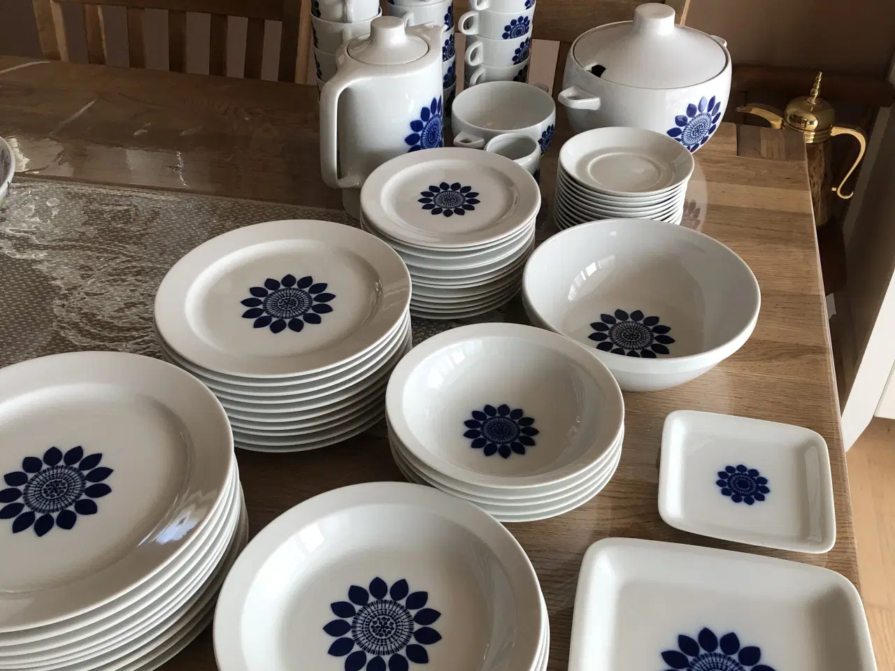 Billede 1 - Fedt spisestel fra 60/70”erne