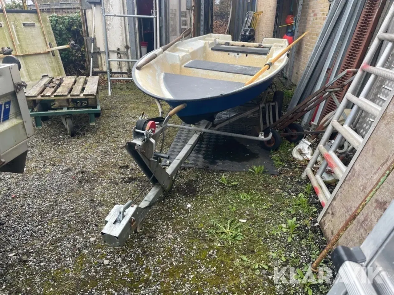 Billede 1 - Jolle med bådtrailer og motor