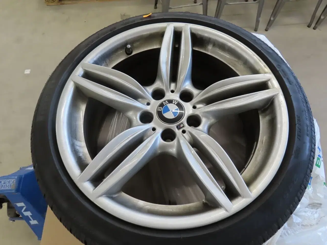 Billede 10 - BMW fælge med PIRELLI vinterdæk til BMW M5