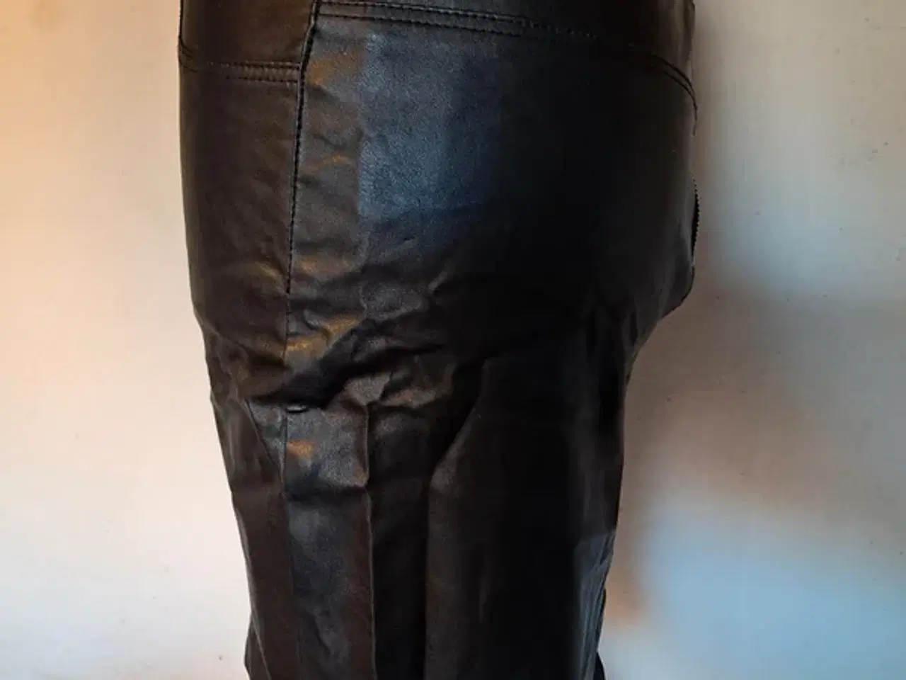 Billede 2 - Pieces str. S/M nederdel