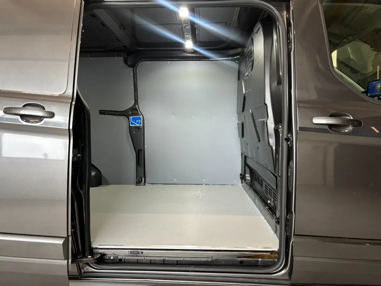 Billede 8 - Ford Transit 350 L2 Van 2,0 TDCi 185 Limited aut. H2 FWD